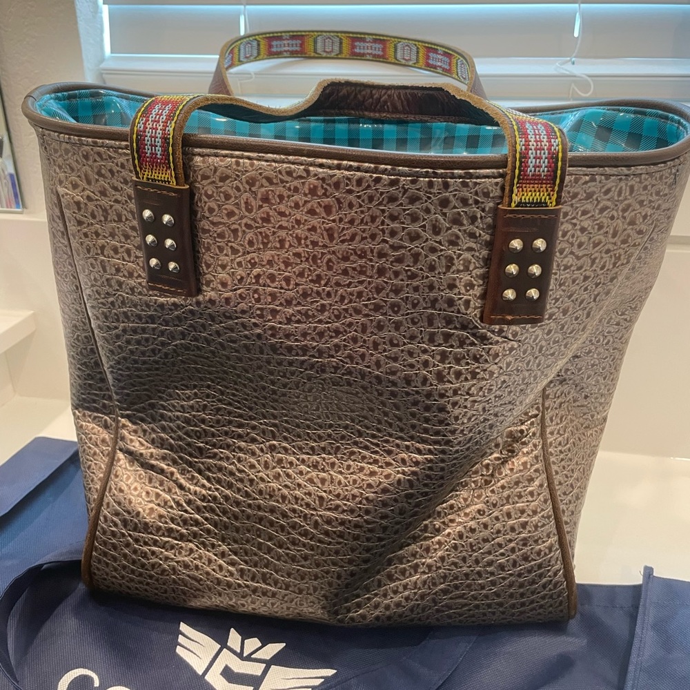 Consuela tote